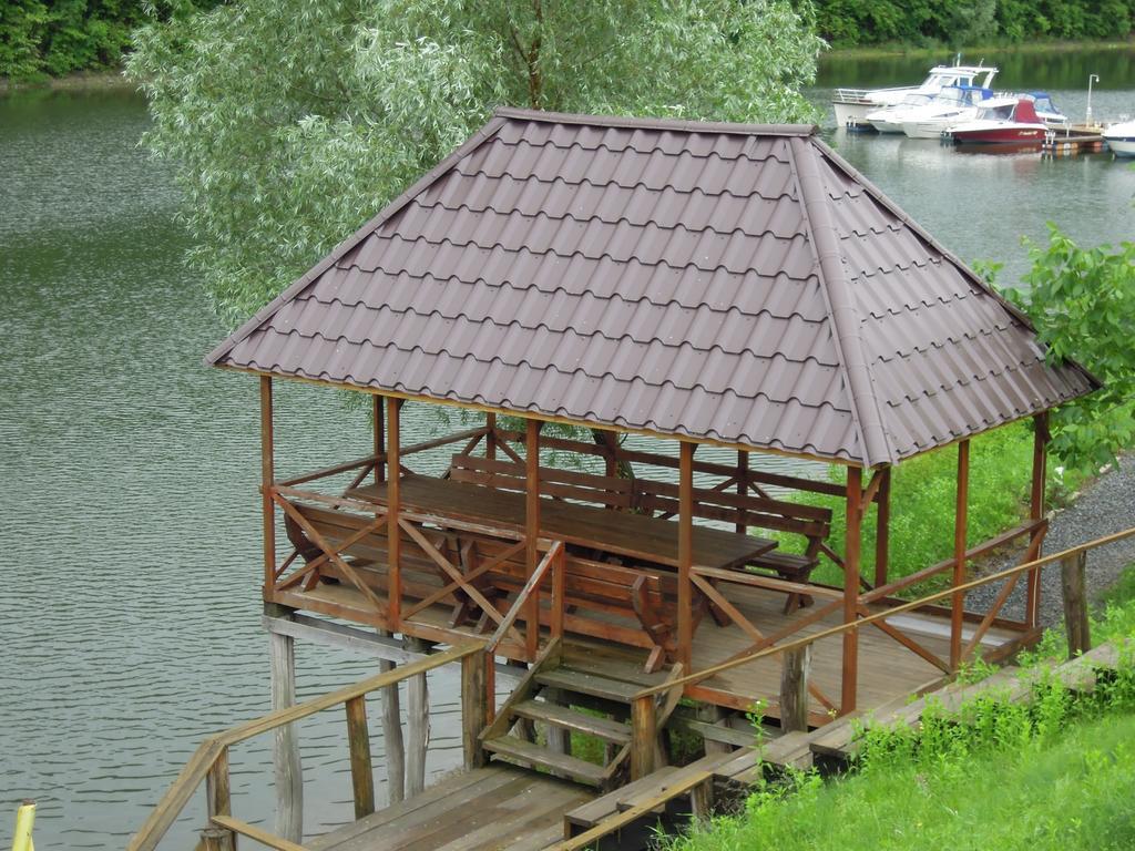 Hotel Yacht Club Mayak Dnistrivka Habitación foto