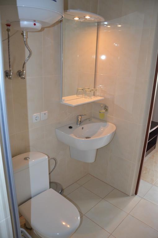Hotel Yacht Club Mayak Dnistrivka Habitación foto